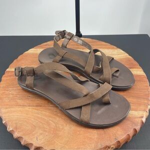 Olukai Upena brown Leather Sandals Strappy toe loop Sz 7